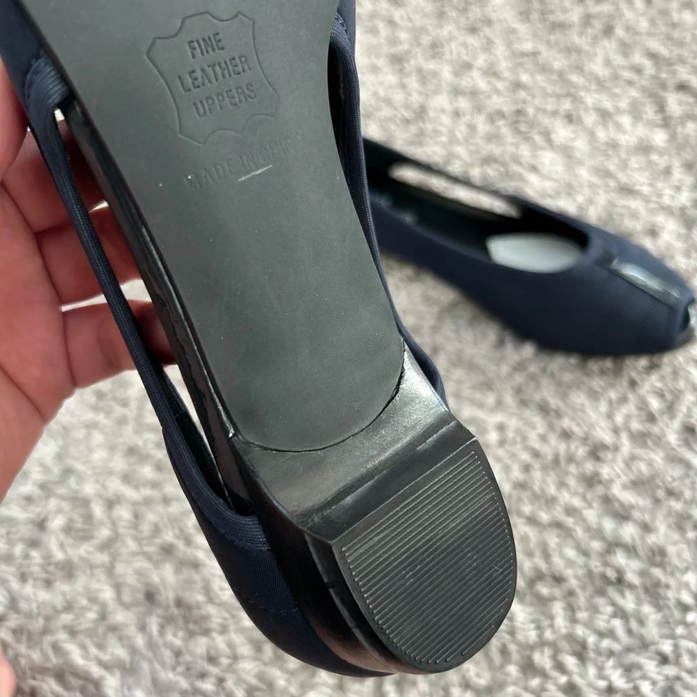 NWOT Ros Hommerson‎ Women's Navy Blue Peep Toe Slingback Flats Size 7M